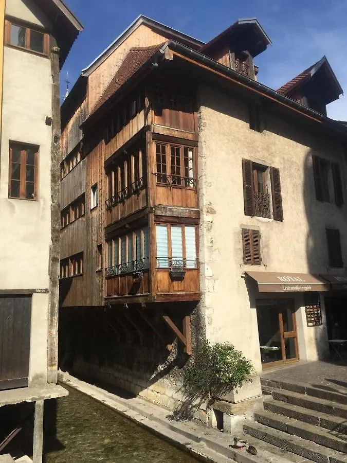 Edelweiss Apartment Annecy